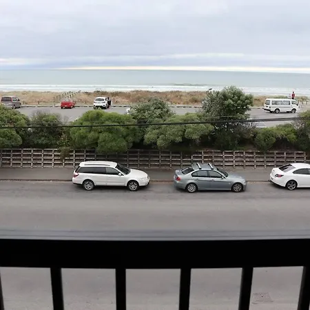 Seaviews On Marine Parade Christchurch Exterior photo