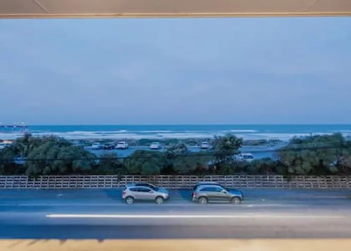 Seaviews On Marine Parade